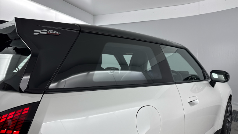 MINI Cooper 160kW SE Sport 54kWh 3dr Auto Electric Hatchback